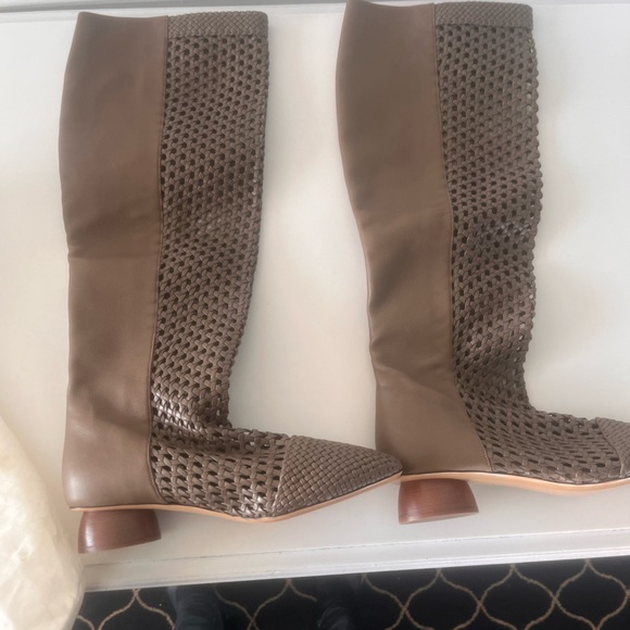 Ferragamo knee high cut out boots size 7c. New - Picture 4 of 15